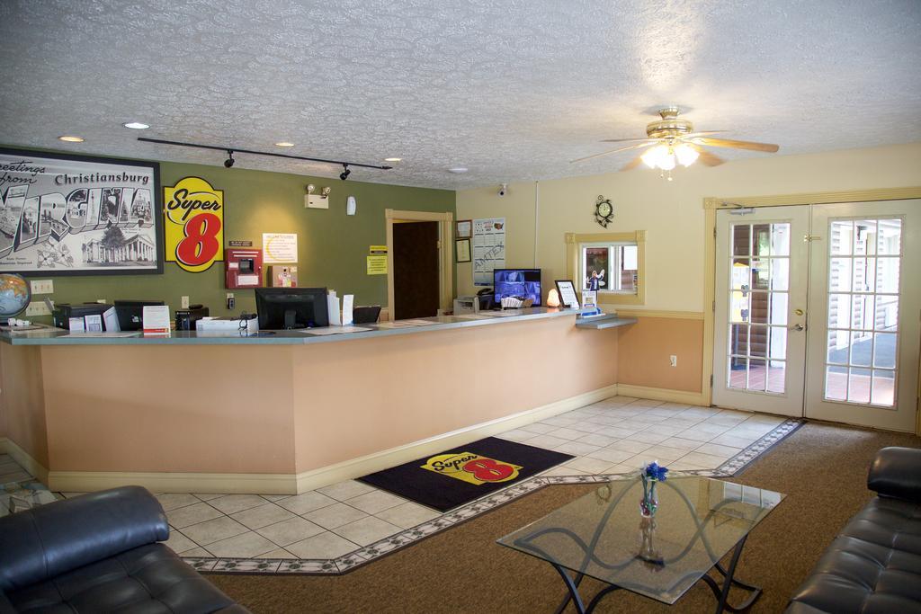 Super 8 By Wyndham Christiansburg Motel Екстериор снимка